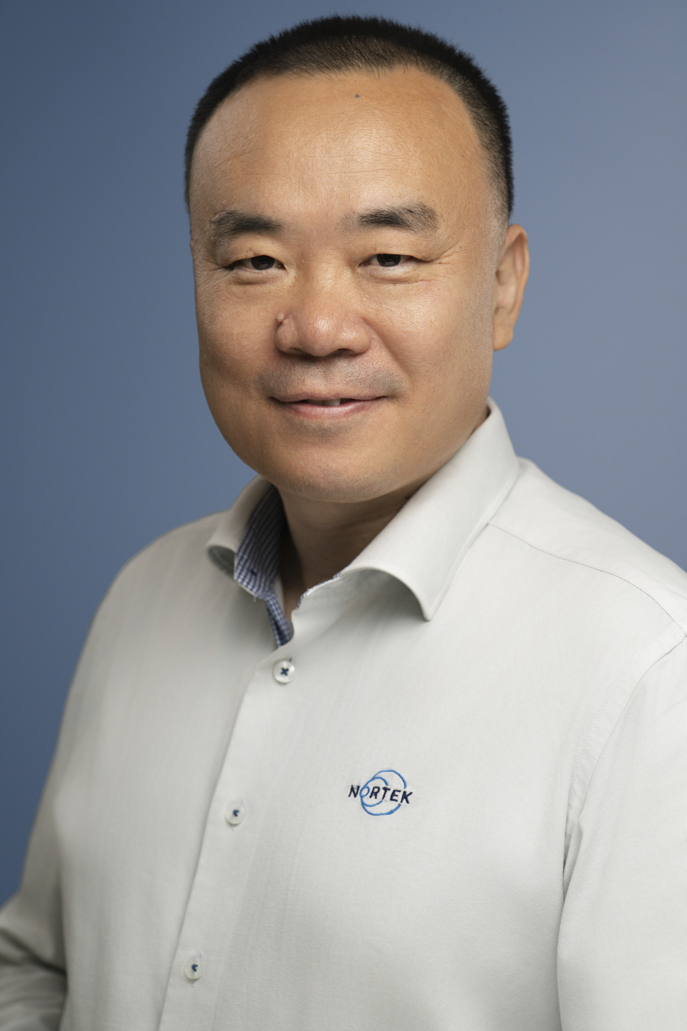 LEONZHANG7 r