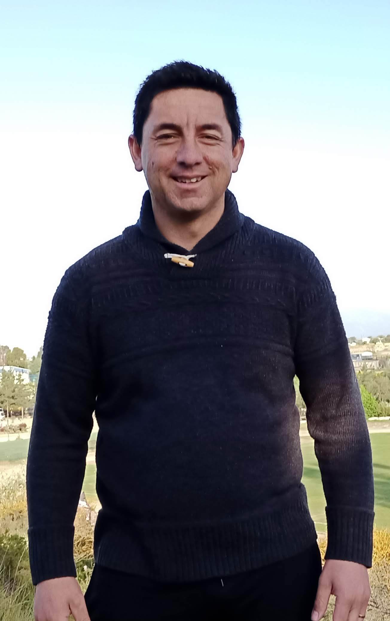 Mauricio Molina Headshot