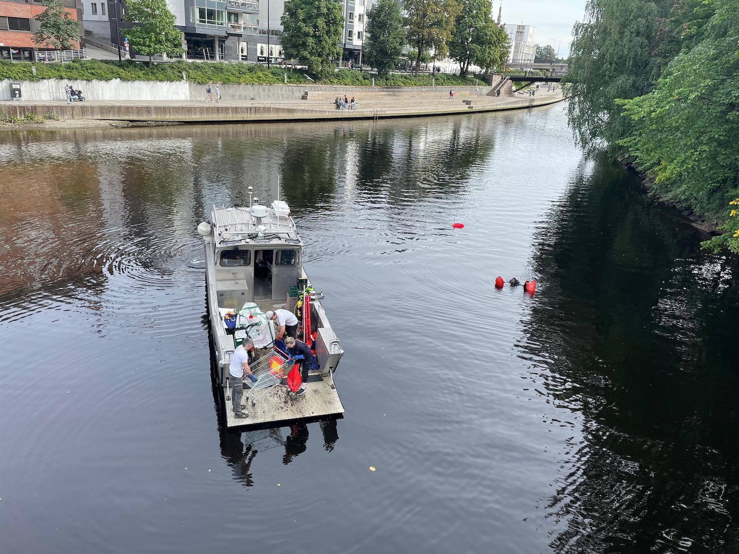 Nortek boat cleanup team 2023