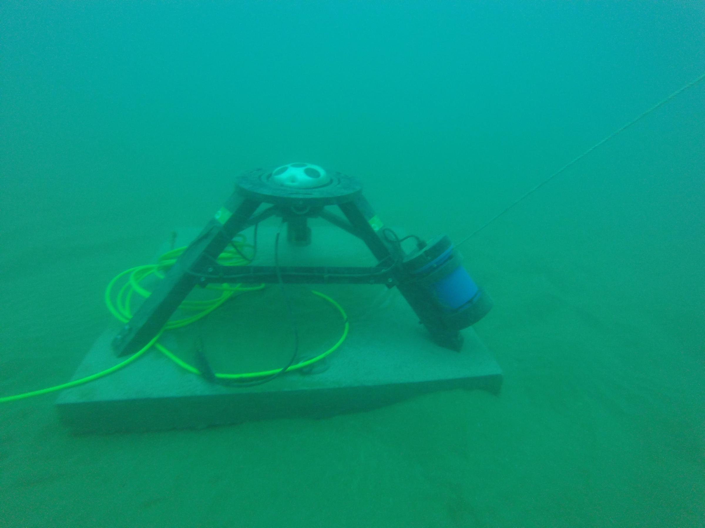 Nortek instrument mounted under water