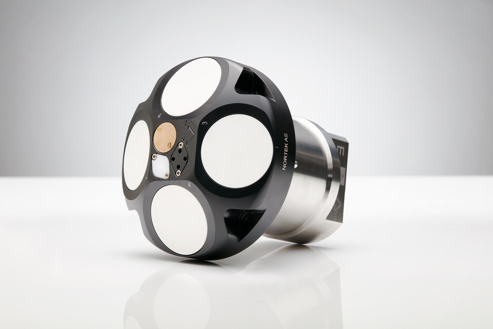 Nortek DVL 500k Hz 6000 side2